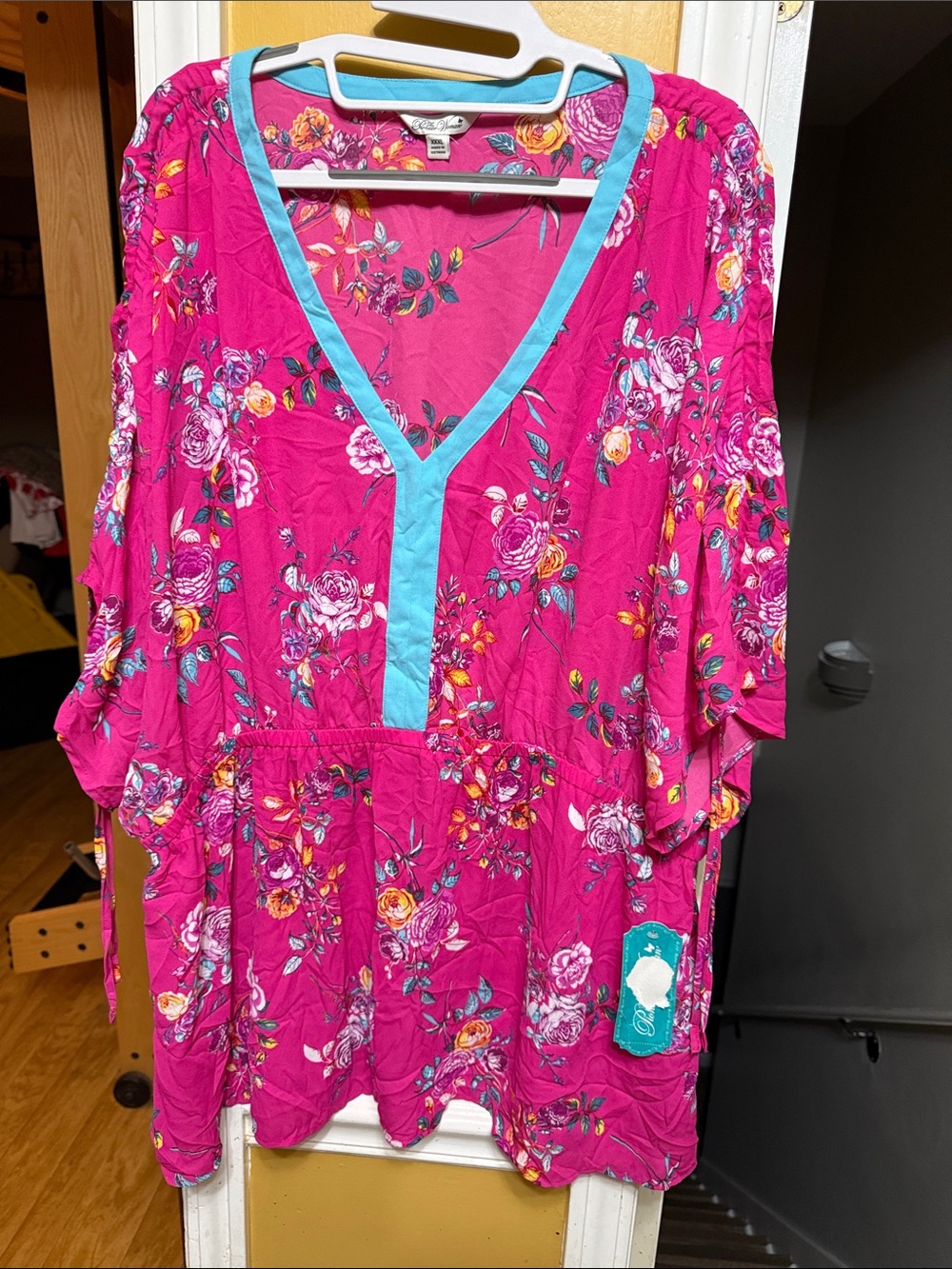 NWT The Pioneer Woman Bright Pink Floral Tunic with Teal Trim